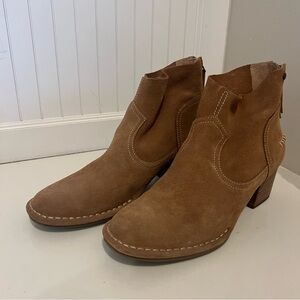 UGG Brown Suede Ankle Boots – Block Heel – Women’s [7] – Western Style